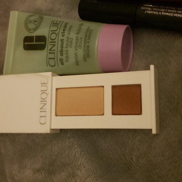 CLINIQUE BUNDLE - Picture 2 of 9
